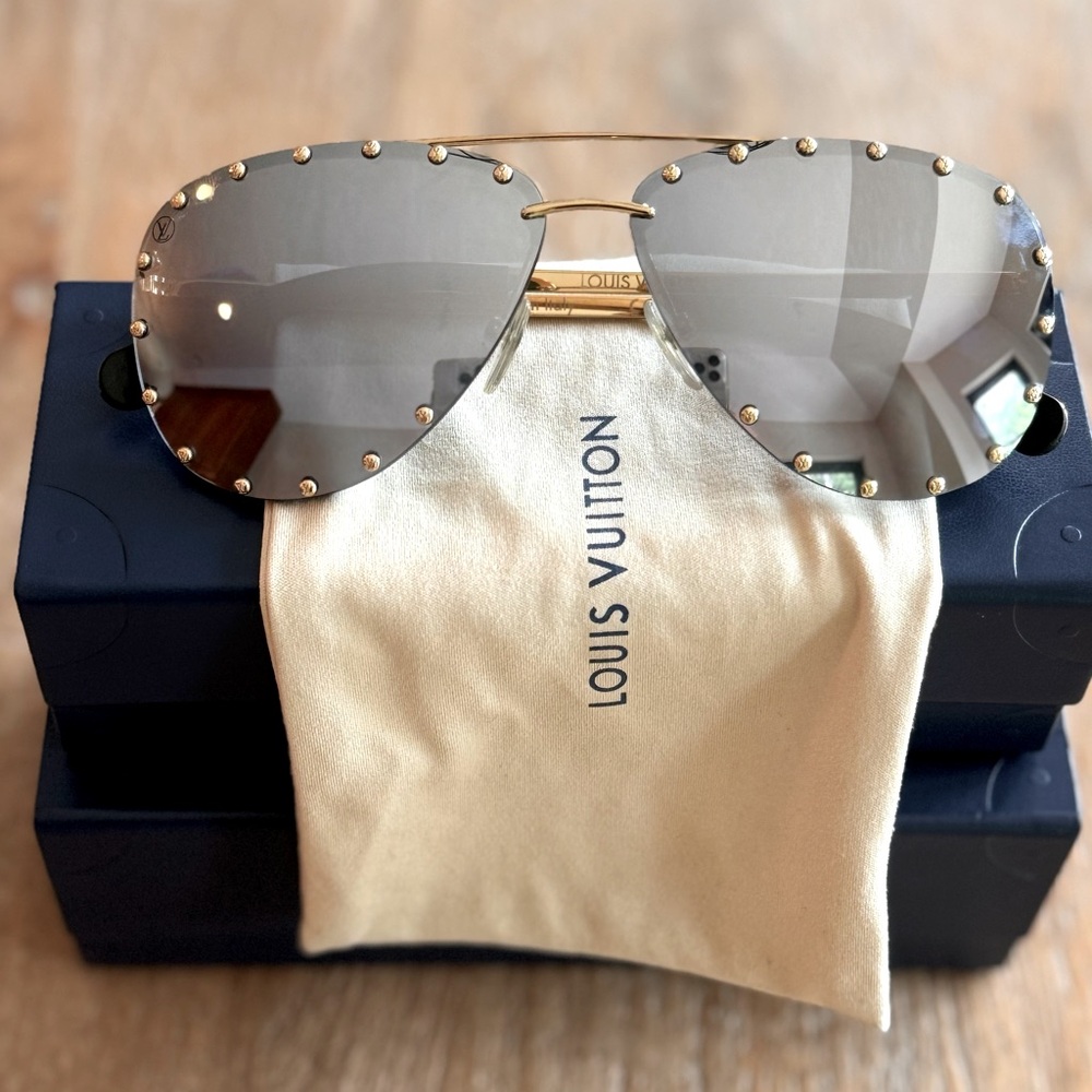 Louis Vuitton Sunglasses “The Party Aviator”
